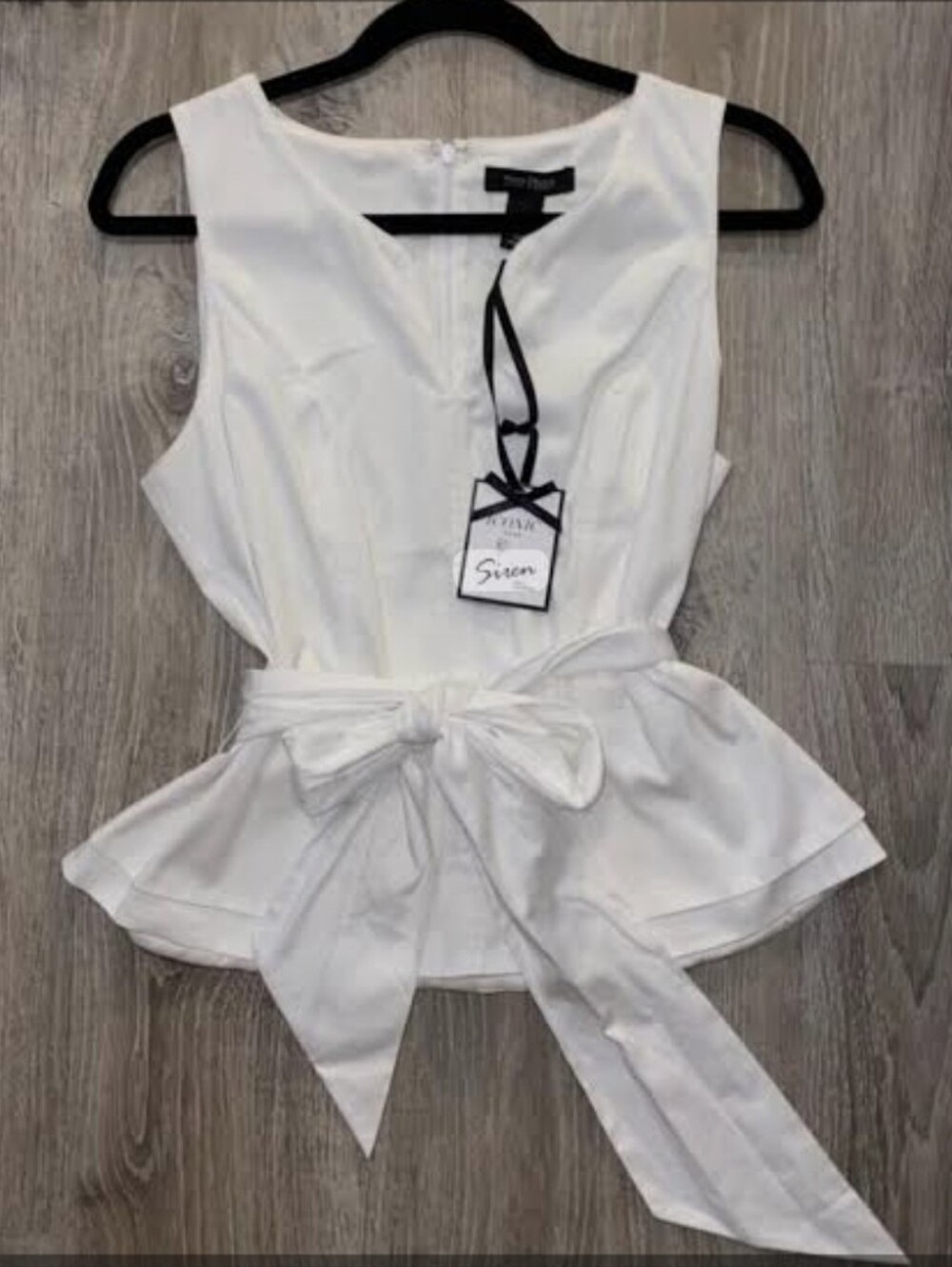 NWOT White House Black Market White V-Neck Sleeveless Tie-Waist Top  SZ 14